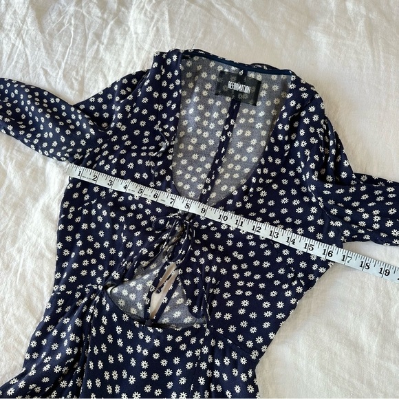 Reformation Heidi Dress in Navy Blue Daisy Print Size 2 - Picture 10 of 13